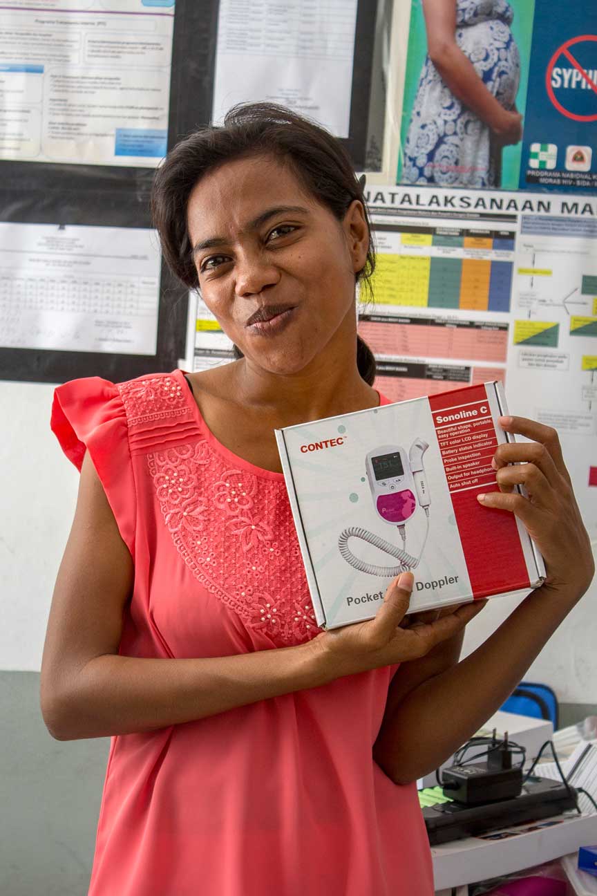 One of the most important pieces of equippment in our midwife sets is the Fetal doppler heart beat monitor. We delivered two new ones.