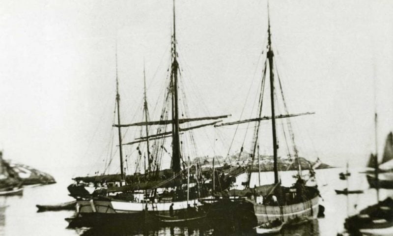 Jakt-Vega-in-port